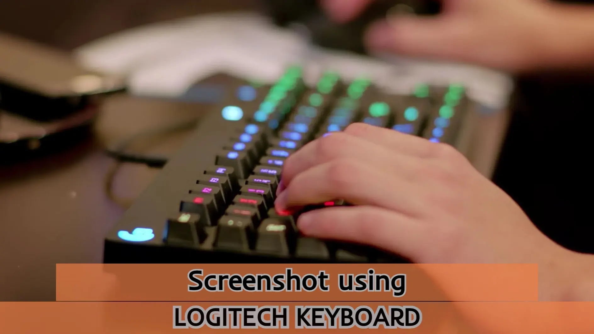 Take screenshot on a Logitech Keyboard